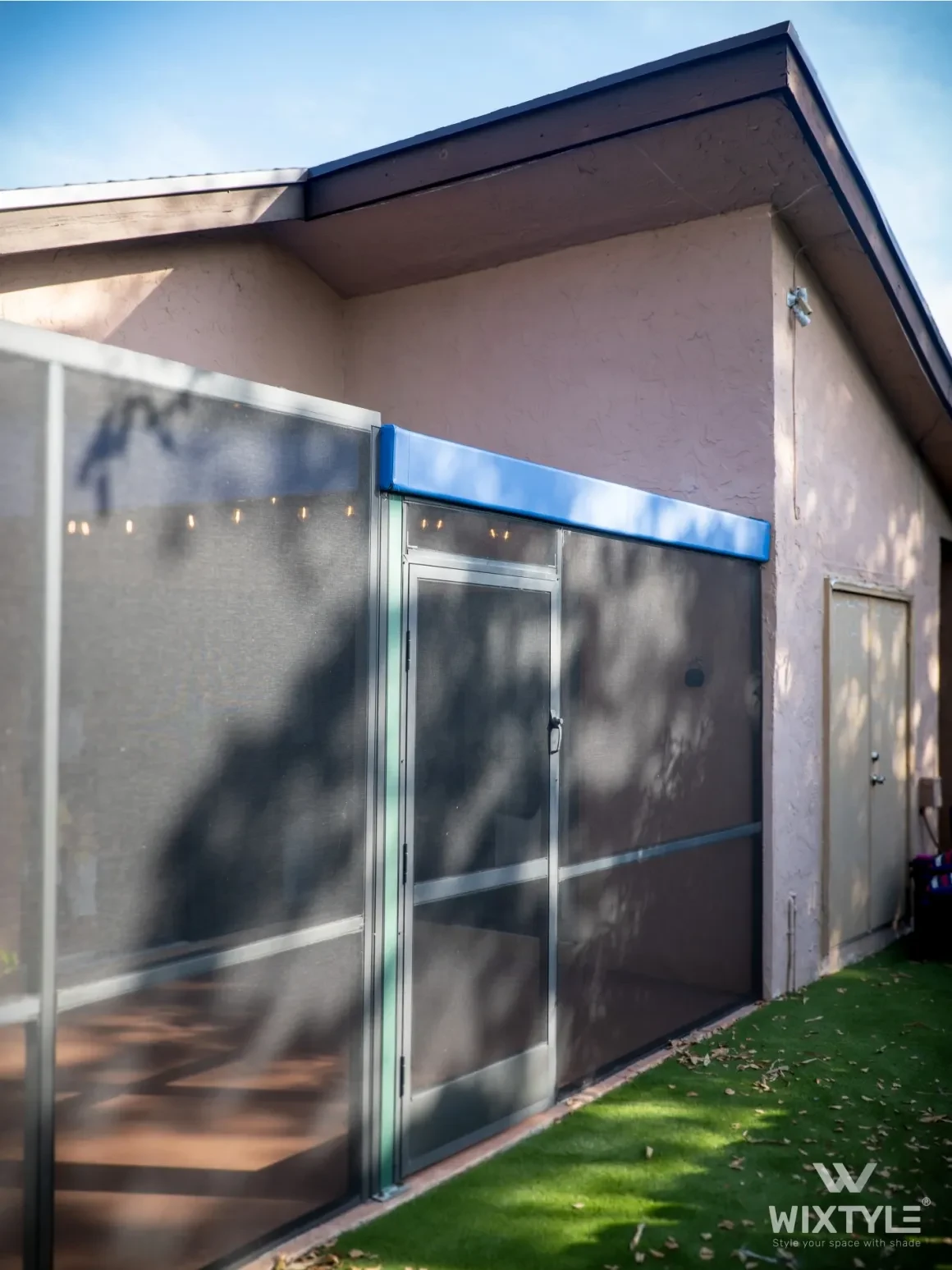 Fixed canopy with screen enclosure — WIXTYLE installation
